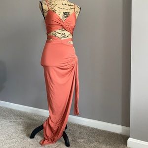 Salmón color skirt set.  So cute!!!